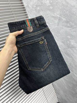 深色牛仔单品细节